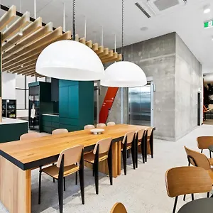 Comfy At Switch Living In The Centre Of Adelaide